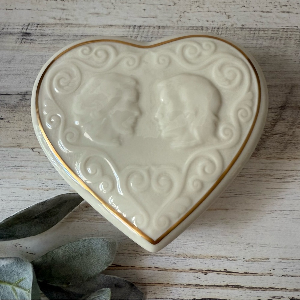 Lenox Ivory Porcelain Romeo & Juliet Heart-Shaped Box Retired Trinket Box